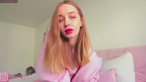 Snapshot of merryl_clark chatting on 06-01-26, 02:08 Sara online show from 06-01-26, 02:08