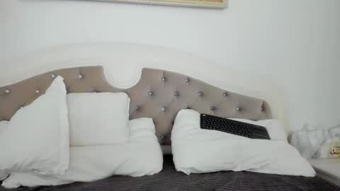 Mary online show from 11-24-25, 09:47