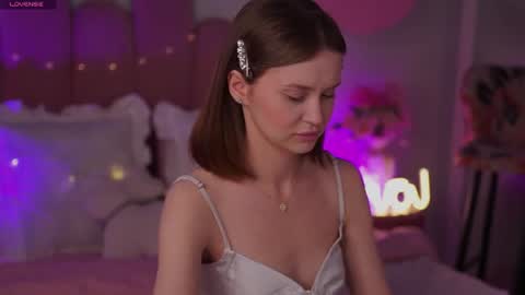 Snapshot of merylew chatting on 07-18-26, 05:22 Anna online show from 07-18-26, 05:22