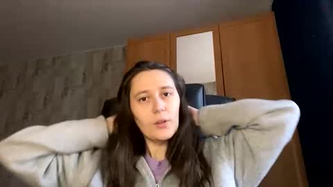 Snapshot of mesmerizing_hypn0_goddess chatting on 11-13-25, 10:14 Jessica online show from 11-13-25, 10:14