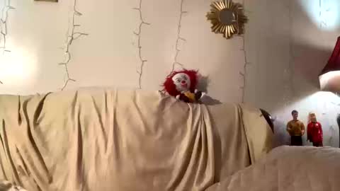 Snapshot of meta1goddess chatting on 10-12-25, 09:30 Lia online show from 10-12-25, 09:30