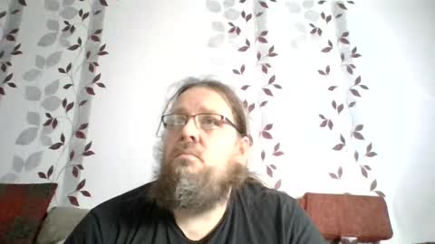 Snapshot of metallbuddy chatting on 01-01-25, 10:54 ask me online show from 01-01-25, 10:54