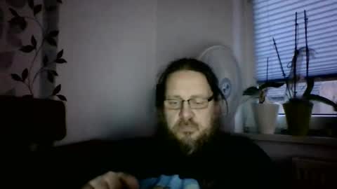 Snapshot of metallbuddy chatting on 01-01-25, 03:35 ask me online show from 01-01-25, 03:35