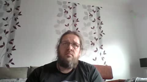 Snapshot of metallbuddy chatting on 01-19-25, 11:12 ask me online show from 01-19-25, 11:12