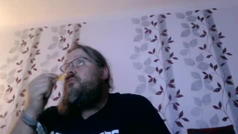 Snapshot of metallbuddy chatting on 10-12-25, 06:40 ask me online show from 10-12-25, 06:40