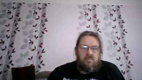 Snapshot of metallbuddy chatting on 12-14-25, 12:54 ask me online show from 12-14-25, 12:54