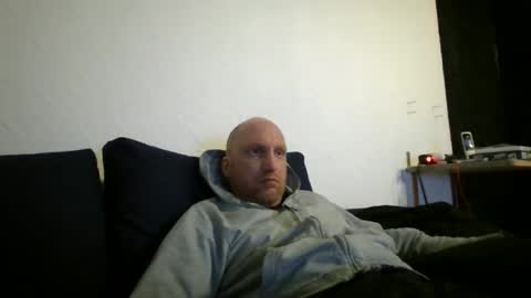 metaller123456 online show from 03-25-26, 07:09