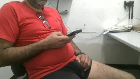 Snapshot of metter26 chatting on 06-29-26, 10:37 atx guy online show from 06-29-26, 10:37