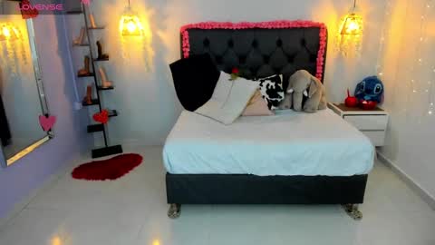 Snapshot of meylagia chatting on 02-05-25, 03:13 meylagia online show from 02-05-25, 03:13