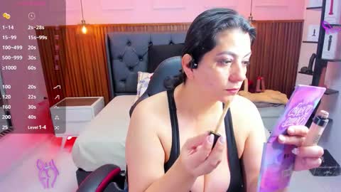 Snapshot of meylagia chatting on 12-05-25, 03:04 meylagia online show from 12-05-25, 03:04