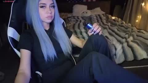 Snapshot of mezzalunaa chatting on 06-17-26, 06:42 vollmond online show from 06-17-26, 06:42