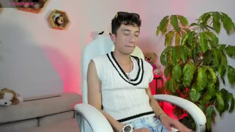 Snapshot of mhatias_ chatting on 07-13-26, 05:10 MATHIAS online show from 07-13-26, 05:10