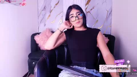 Snapshot of mhia_kate chatting on 06-18-26, 11:47 Mhia Kate online show from 06-18-26, 11:47
