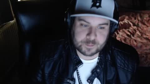 Snapshot of mi_vida21 chatting on 02-15-25, 08:33 just ask online show from 02-15-25, 08:33