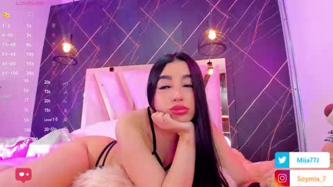 Snapshot of mia77_ chatting on 11-11-25, 03:17 Mia online show from 11-11-25, 03:17