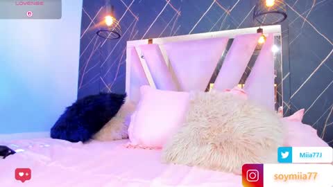 Mia online show from 03-12-26, 02:50