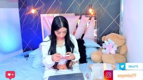 Mia online show from 03-25-26, 01:55