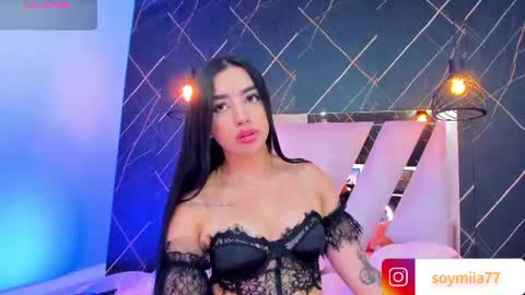 Snapshot of mia77_ chatting on 07-19-26, 01:20 Mia online show from 07-19-26, 01:20