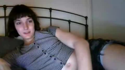 Snapshot of mia_177 chatting on 06-08-26, 02:23 mia_177 online show from 06-08-26, 02:23