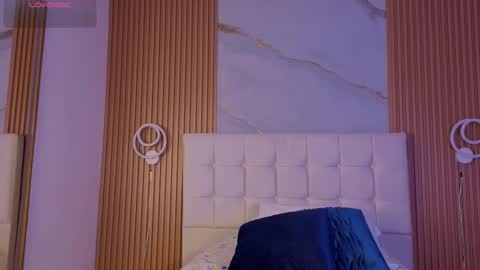 Snapshot of mia_2406_ chatting on 12-02-25, 01:11 mia online show from 12-02-25, 01:11