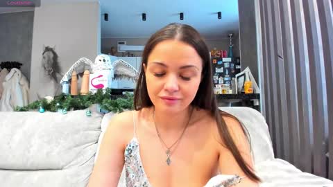 Mia online show from 12-30-24, 04:31