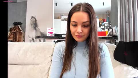 Mia online show from 03-03-25, 04:58