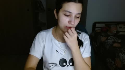Mia online show from 05-21-26, 05:03