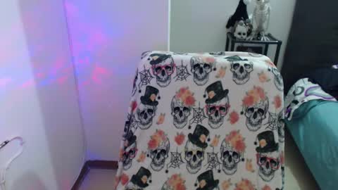 mia online show from 02-01-25, 01:12