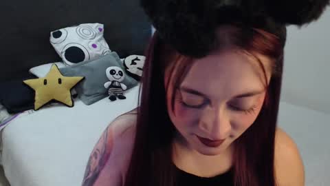 mia online show from 09-11-25, 12:22