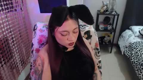 mia online show from 10-01-25, 11:11