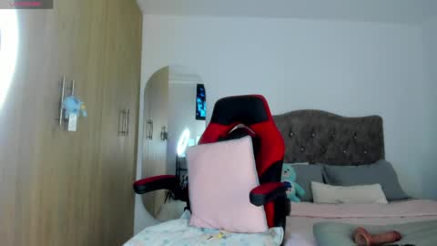 mia_adamsxxx online show from 04-30-26, 02:18