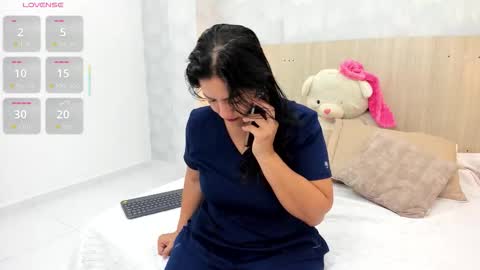 Snapshot of mia_aristizabal chatting on 11-25-25, 11:32 Mia Aristizabal online show from 11-25-25, 11:32