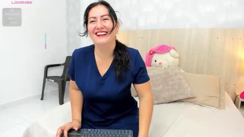 Snapshot of mia_aristizabal chatting on 12-02-25, 11:37 Mia Aristizabal online show from 12-02-25, 11:37