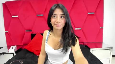 Snapshot of mia_clark18 chatting on 10-17-25, 08:00 mia_clark18 online show from 10-17-25, 08:00