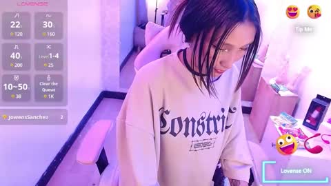 Snapshot of mia_collens_ chatting on 02-14-25, 12:41 MIA online show from 02-14-25, 12:41