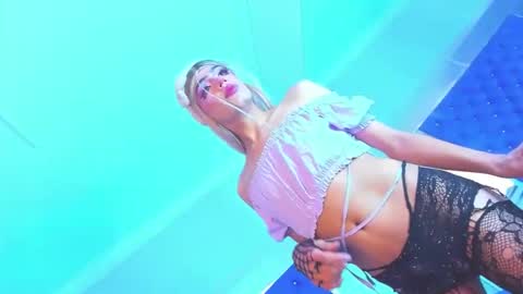 mia_collins09 online show from 04-08-26, 05:46