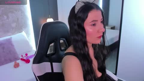 M I A  online show from 11-01-25, 02:57