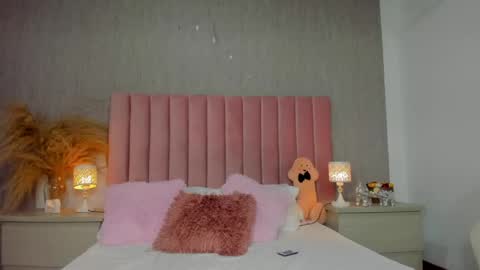 Snapshot of mia_culpa22 chatting on 05-08-26, 06:35 Mia Culpa online show from 05-08-26, 06:35