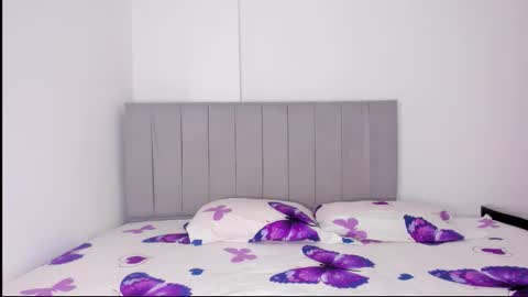 Snapshot of mia_cute25 chatting on 01-18-26, 03:05 online show from 01-18-26, 03:05