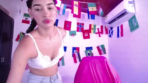 Snapshot of mia_cute_girl chatting on 07-04-26, 06:25 mia_cute_girl online show from 07-04-26, 06:25