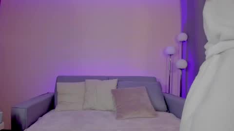 Sarah Luna online show from 04-17-26, 11:24