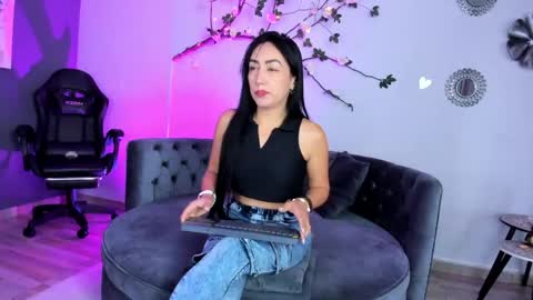 Snapshot of mia_davis__ chatting on 06-03-26, 11:57 mia_davis__ online show from 06-03-26, 11:57