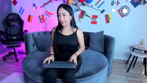 Snapshot of mia_davis__ chatting on 06-30-26, 11:22 mia_davis__ online show from 06-30-26, 11:22