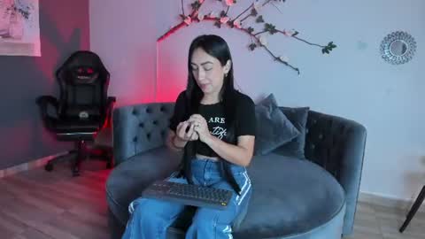 Snapshot of mia_davis__ chatting on 07-15-26, 11:26 mia_davis__ online show from 07-15-26, 11:26