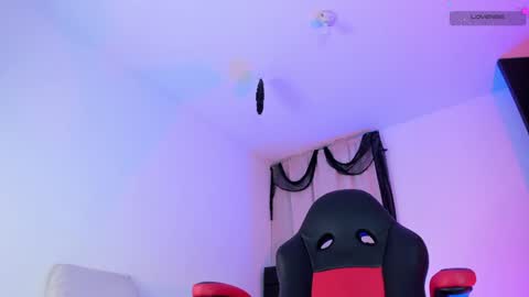 Mia online show from 02-05-25, 10:33