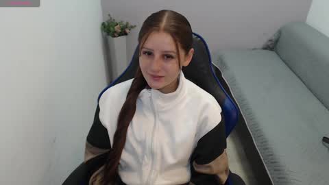 Mia online show from 10-03-25, 01:30