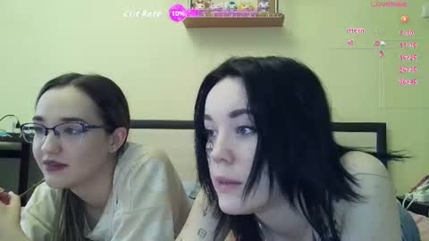 Snapshot of mia_ellis_ chatting on 06-20-26, 10:51 Mia and Jenny online show from 06-20-26, 10:51