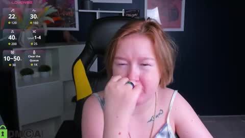 Snapshot of mia_ferd chatting on 11-11-25, 02:44 Mia online show from 11-11-25, 02:44