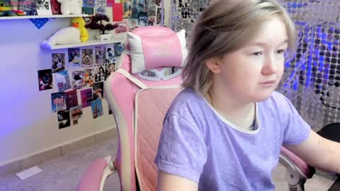 Mia online show from 04-03-26, 03:04