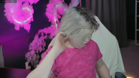 Snapshot of mia_ferd chatting on 05-03-26, 03:01 Mia online show from 05-03-26, 03:01